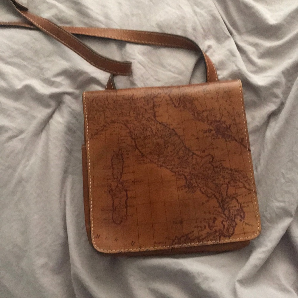 NWOT Patricia Nash crossbody !